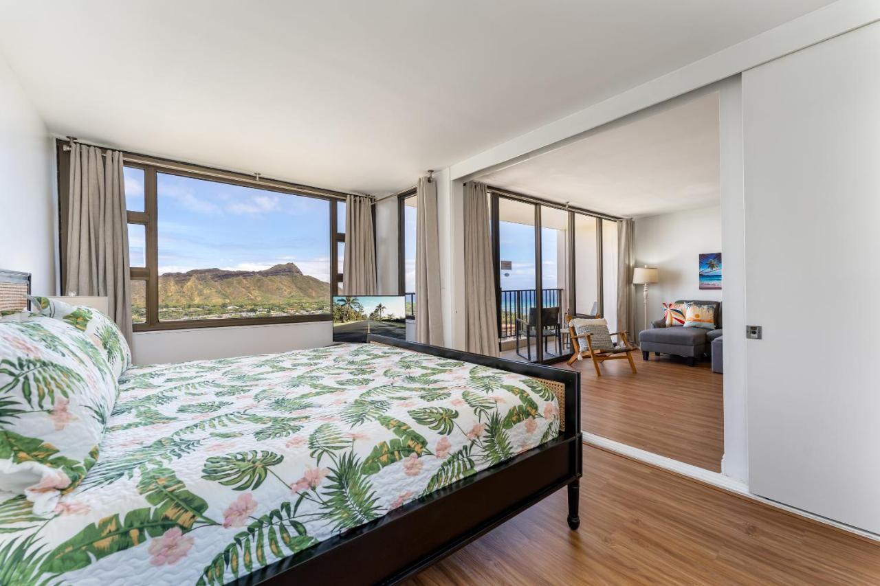 Waikiki Banyan W-Ocean Views With Free Parking! Daire Honolulu Dış mekan fotoğraf