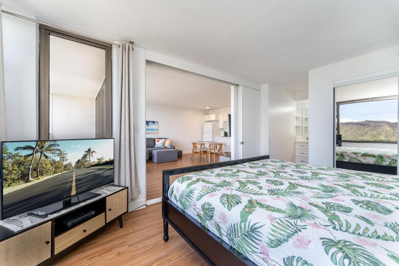 Waikiki Banyan W-Ocean Views With Free Parking! Daire Honolulu Dış mekan fotoğraf