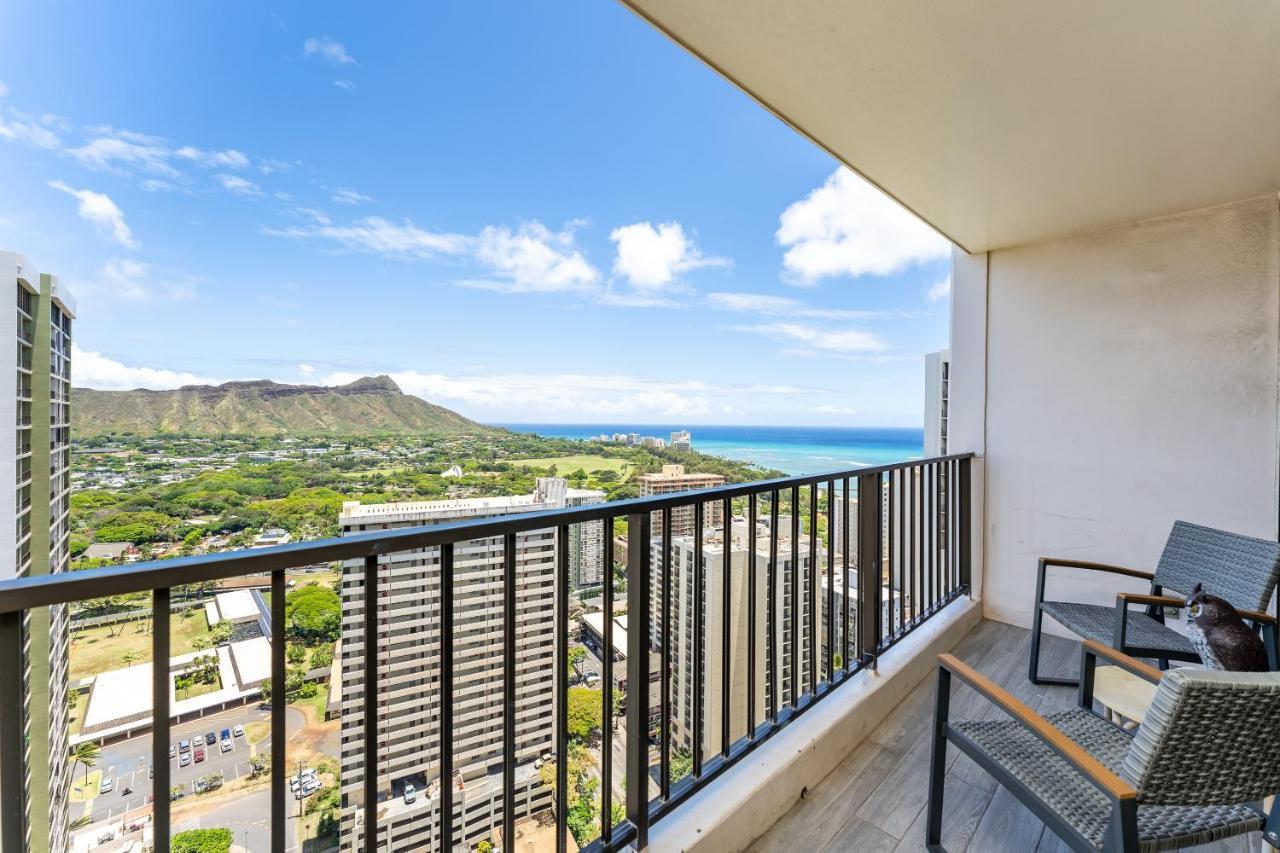 Waikiki Banyan W-Ocean Views With Free Parking! Daire Honolulu Dış mekan fotoğraf