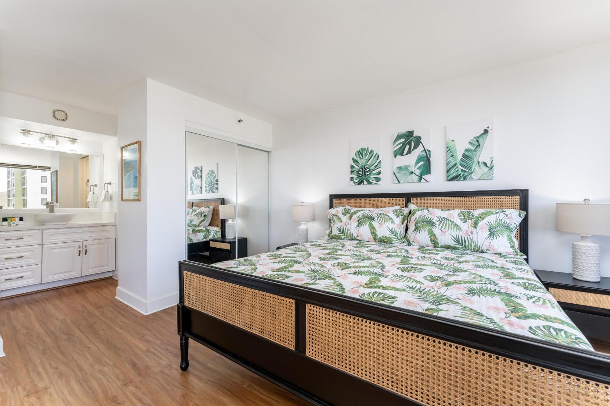 Waikiki Banyan W-Ocean Views With Free Parking! Daire Honolulu Dış mekan fotoğraf