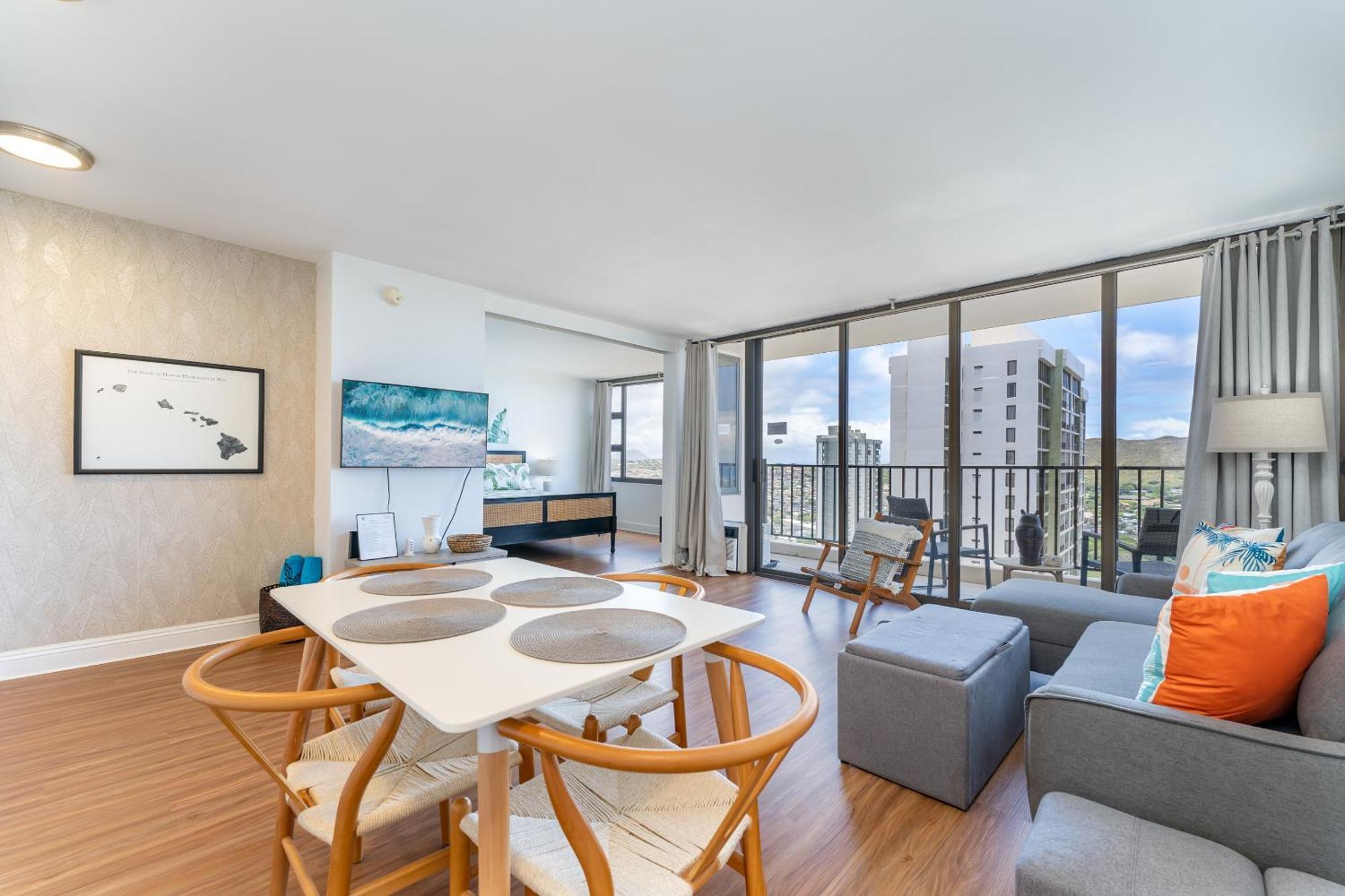 Waikiki Banyan W-Ocean Views With Free Parking! Daire Honolulu Dış mekan fotoğraf